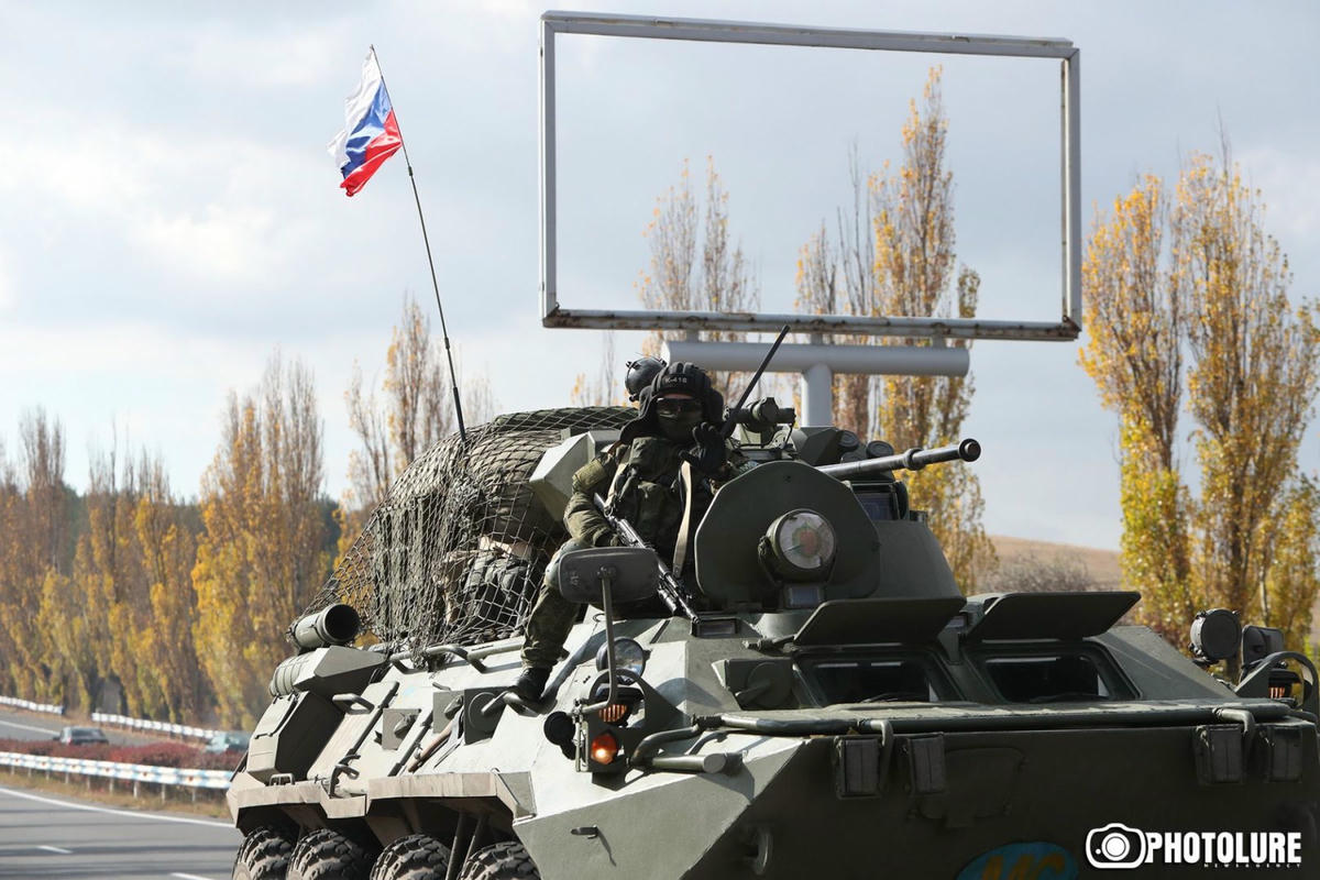 Rusya Karabağ'daki askerlerini çekiyor